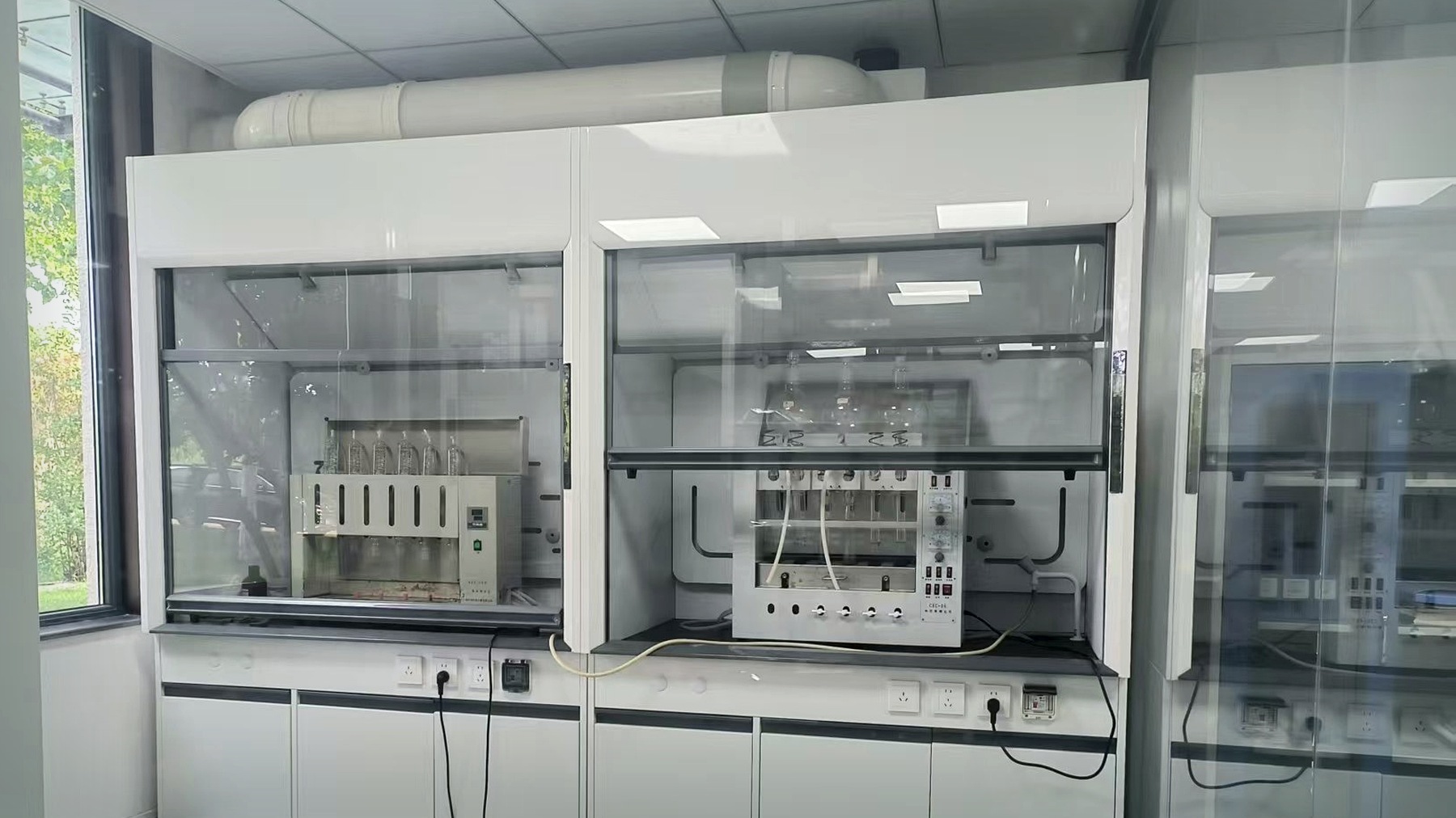 Pet food development and sample assessment laboratory