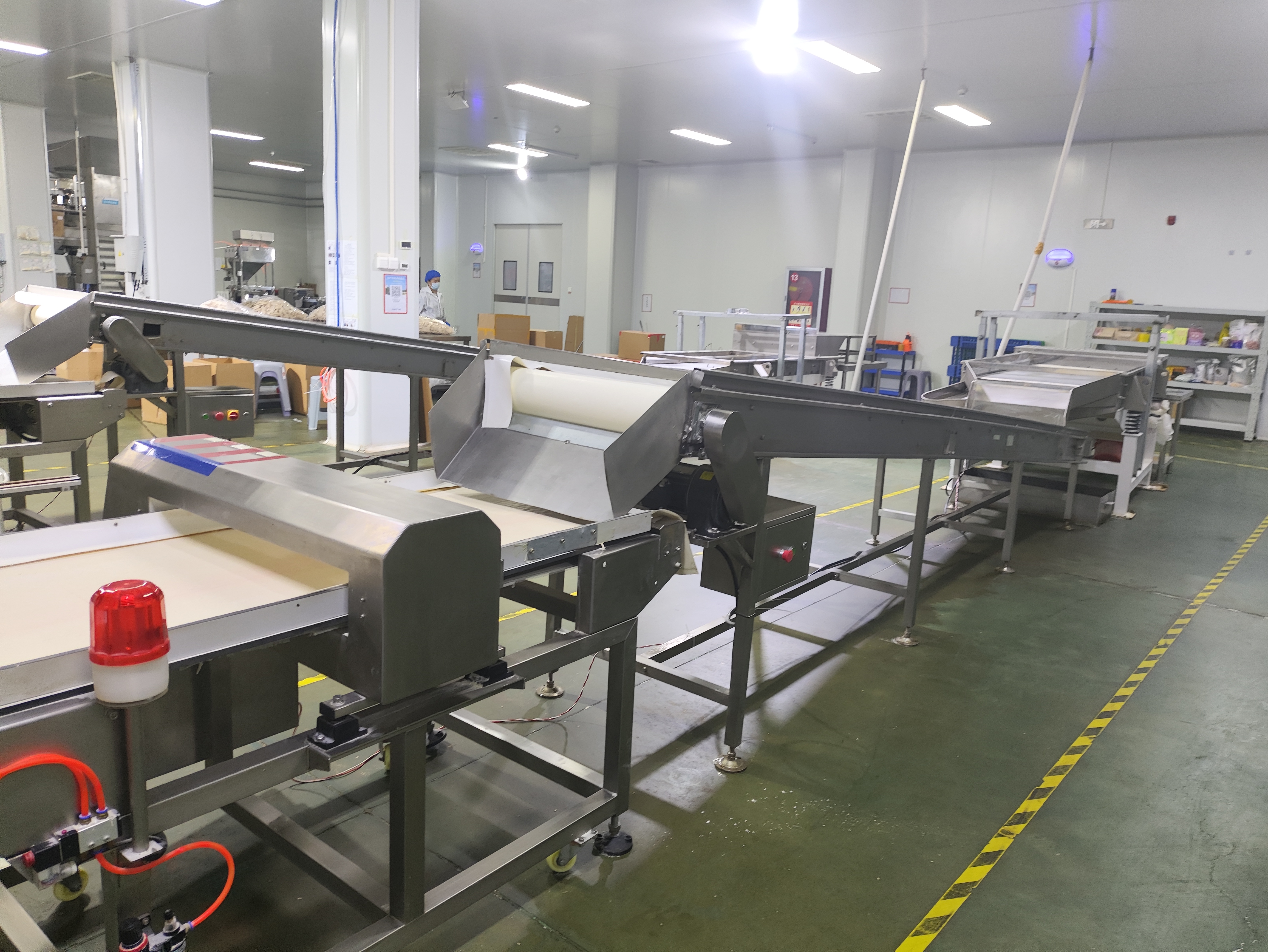 Packing at Aumeats Xincaihong Freeze-Dried Production Base