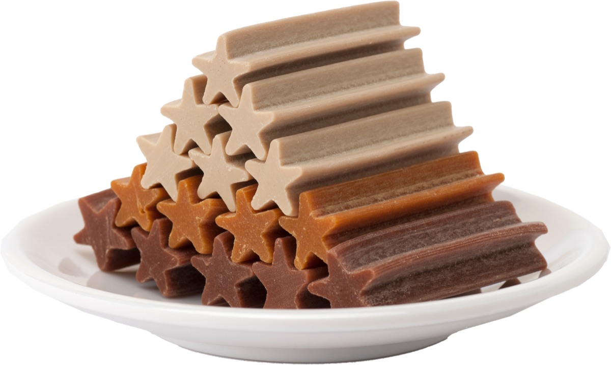 Solid star-shaped chew