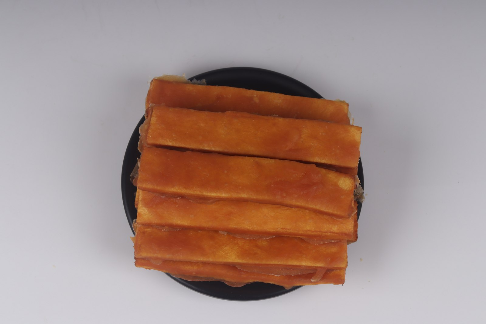 Smoked bovine rawhide slice with chicken